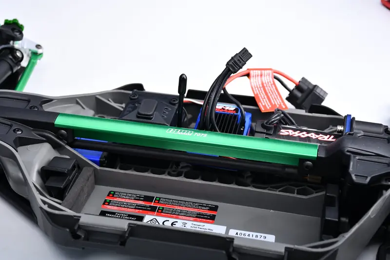 Aluminum 7075 Alloy Center Chassis T-Bar Stiffener For Traxxas 1:8 Jato 4X4 Vxl Brushless-90386-4 / Jato 4X4 Brushless-90154-4 Rc Buggy Upgrades - Green 2