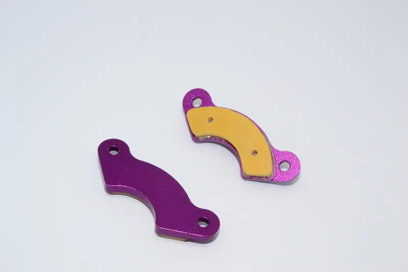 Traxxas Revo & Revo 3.3 Aluminum Brake Pad Side Plate With Fibre Calipers - 1Pr Purple 1